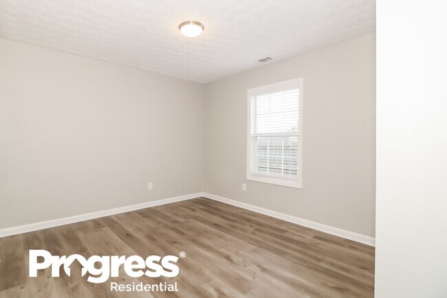 Building Photo - 358 Shadowbrooke Cir SW