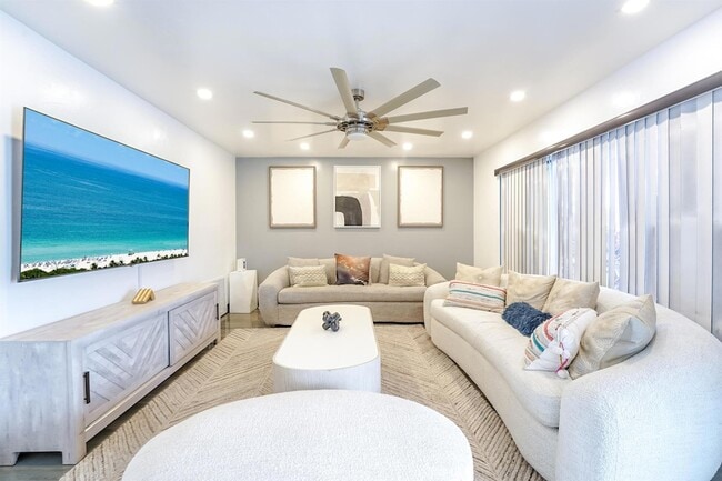 Building Photo - 2531 NE 47th St