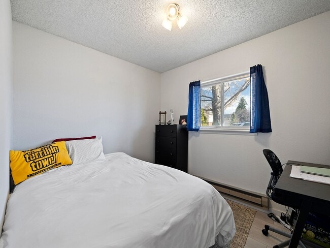 Building Photo - Adorable 2 Bedroom, 1 Bathroom Updated Home in Cheyenne!