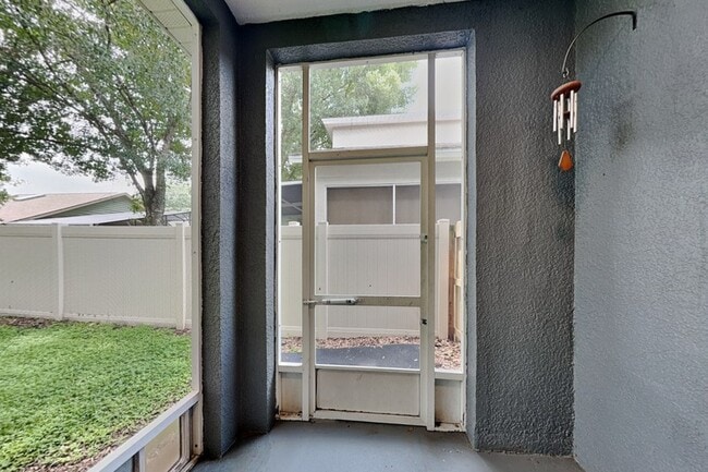 Building Photo - 9525 Southern Garden Cir