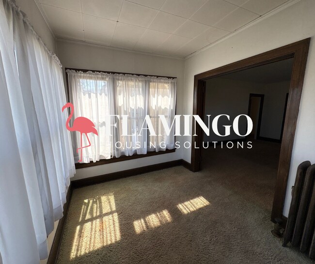 Building Photo - “Massive 8-Bedroom Home in Dayton – Rare Multi-Level Living Space”