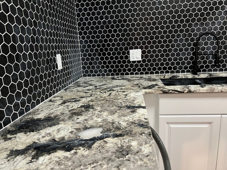 Building Photo - 21 Woodmere Ct