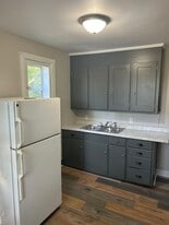 Building Photo - 1360 S Arch Ave