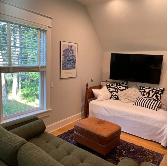 Building Photo - 195 N Prospect St