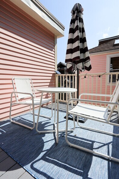 Building Photo - 27 Jay St