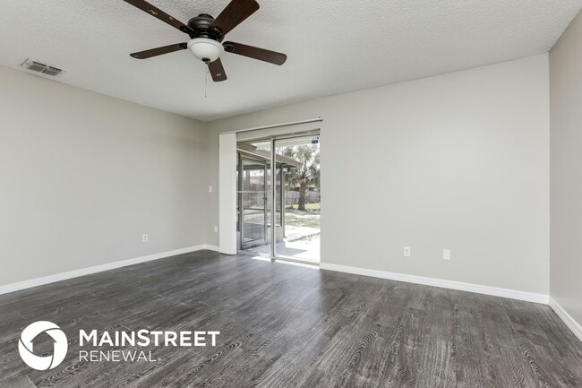 Building Photo - 1381 Puritan St