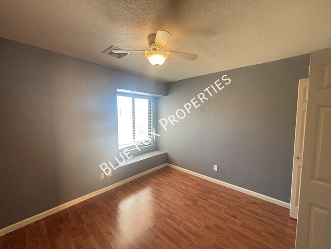 Building Photo - 4780 W Lessing Ln