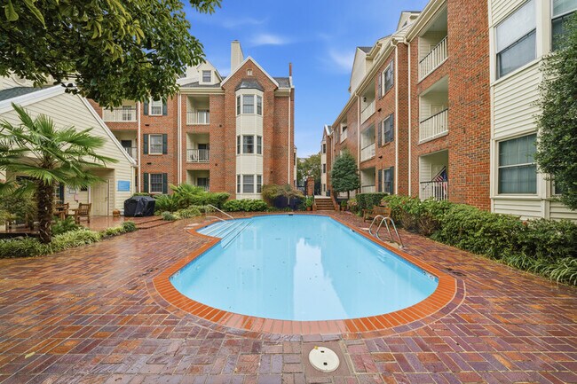 Building Photo - 300 Yarmouth St