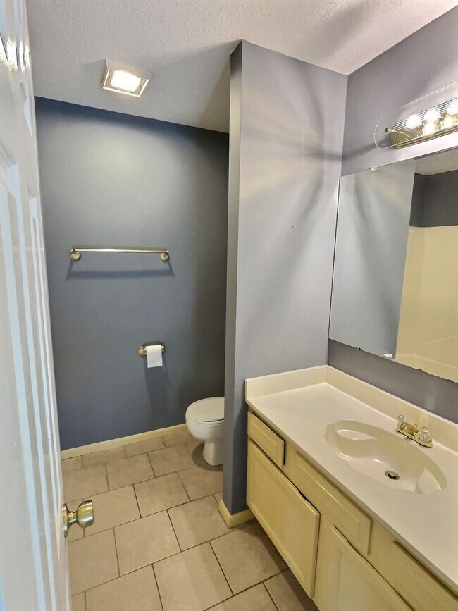 Building Photo - Riverfront Living with Private Boat Launch