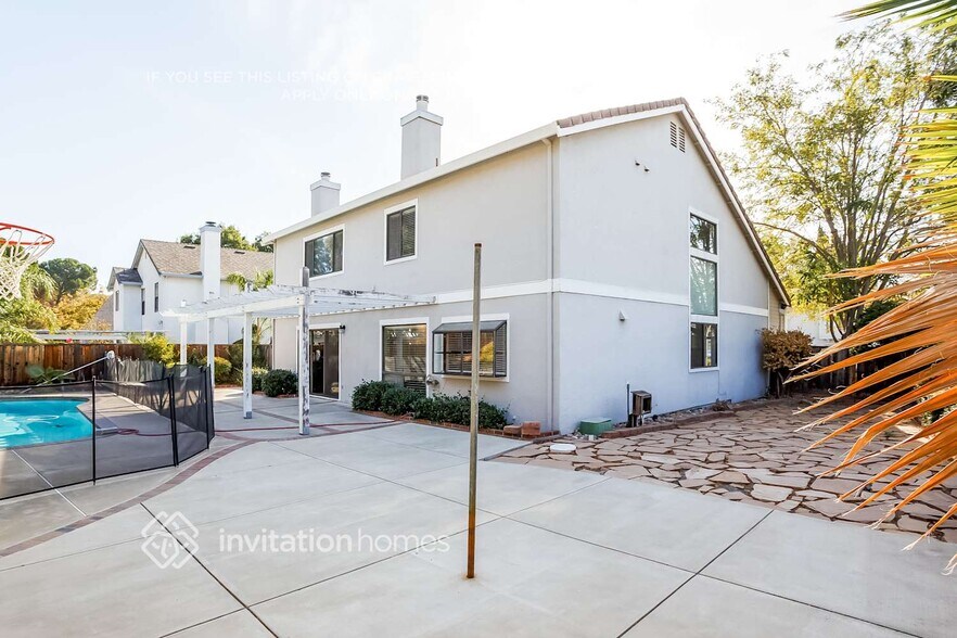 Building Photo - 4501 Deerhorn Ct