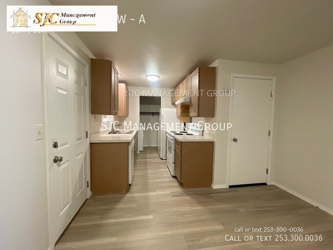 Building Photo - 1615 29 Ave Ct SW