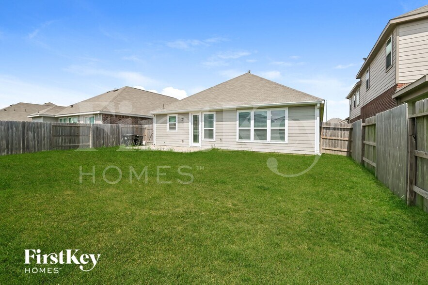 Building Photo - 5139 Castle Discordia St