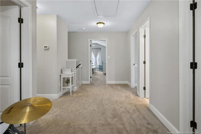 Building Photo - 852 Micahs Way N