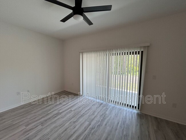 Building Photo - 2105 Redmond St