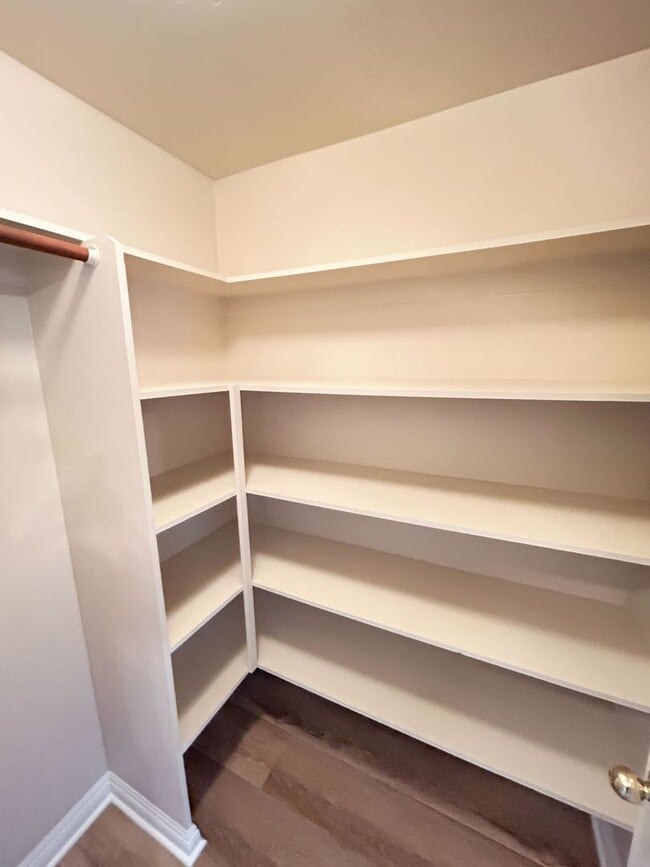 Building Photo - Charming Home For Rent Available Now