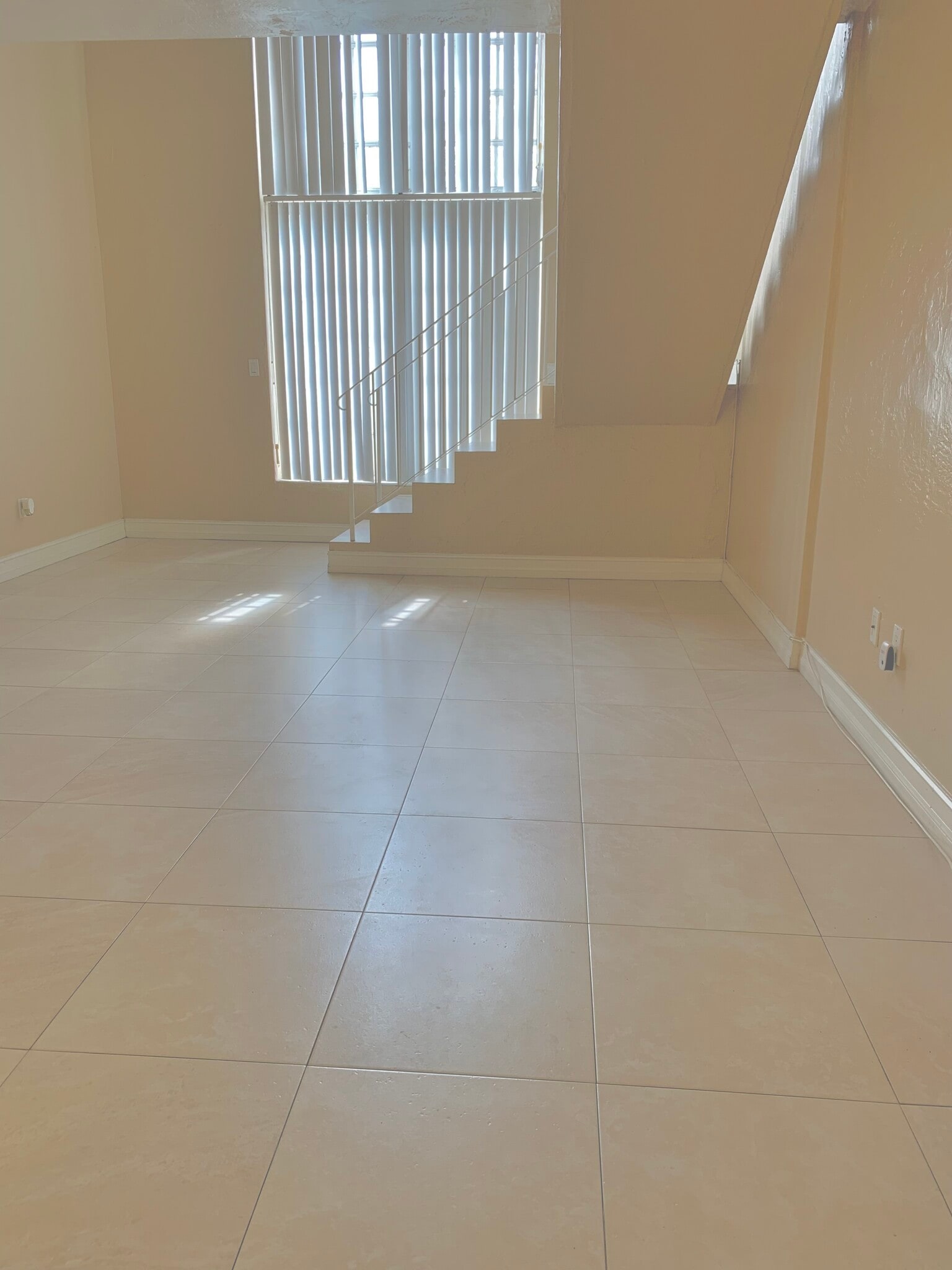 Living Dining Room Area - 10901 N Kendall Dr