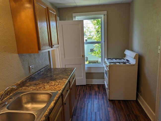 Building Photo - 626 Washington St