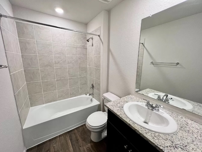 Building Photo - 4430 Lake Ritter St