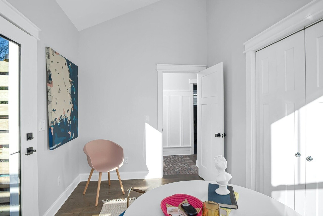 Building Photo - 426 Hart Ave