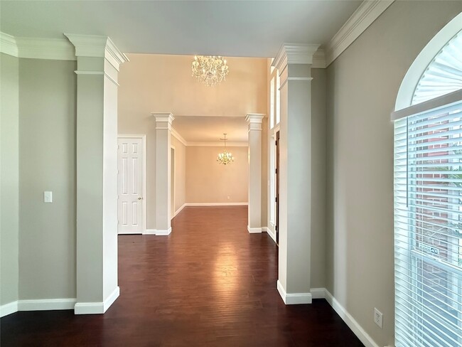 Building Photo - 4707 Gladesdale Park Ln