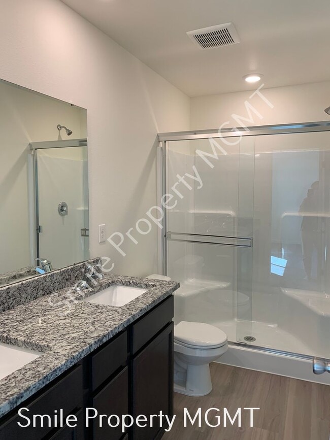 Building Photo - A nice house with 5 beds rooms and 2.5 baths.