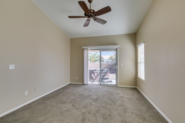 Building Photo - Charming Single-Story Home with Spa & Covered Patio Near Spencer & Wigwam in Las Vegas