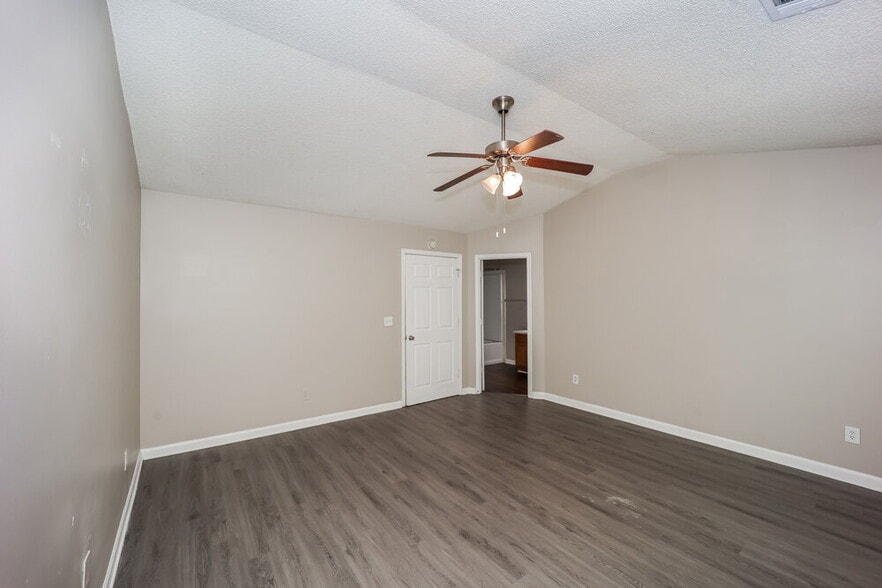 Building Photo - 1315 Maple Valley Ct