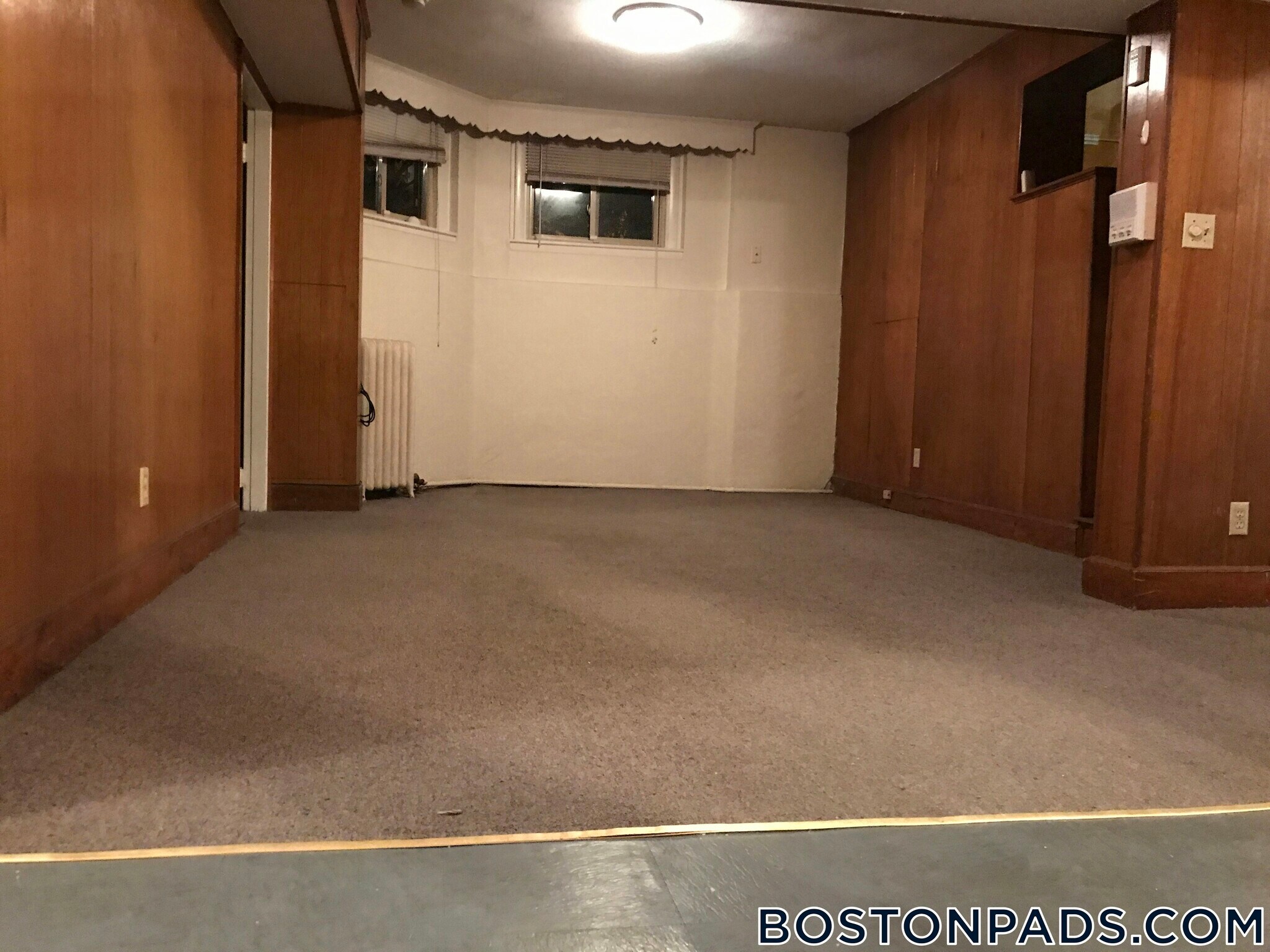 Building Photo - 96 Maple St