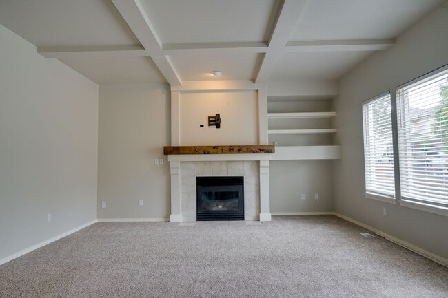 Building Photo - Price reduction-Lakeland Hills 2 Story