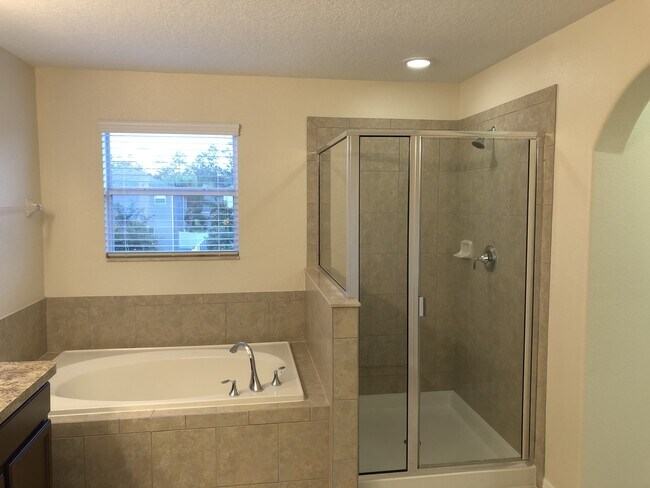 Building Photo - Beautiful Renovated 3/2.5 Located In Independence