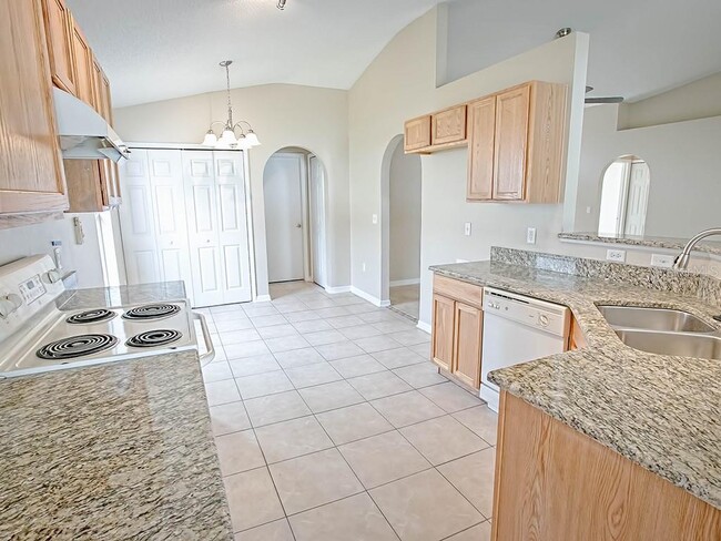 Building Photo - 2139 Sandridge Cir