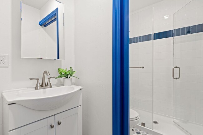 Building Photo - 840 Hilgard Ave