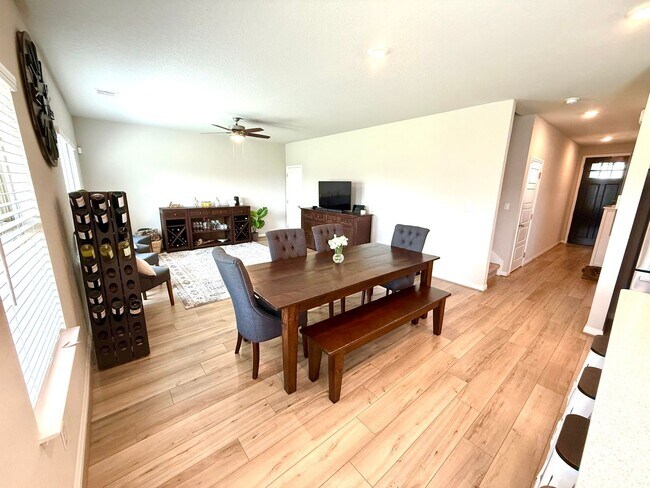 Building Photo - COMING SOON! GORGEOUS Two-Story 4 Bedroom ...