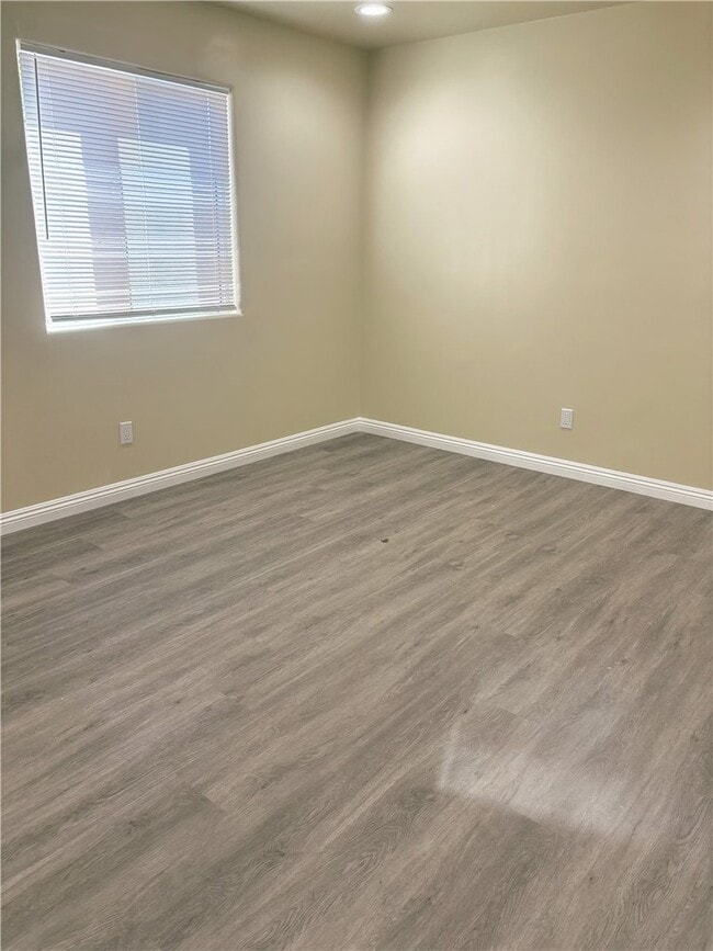 Building Photo - 15580 Lujon St