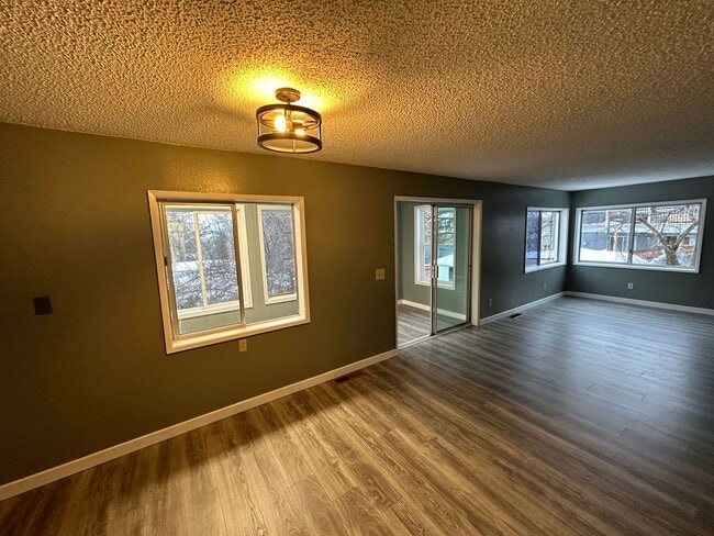 Building Photo - 1726 Kimberly Dr