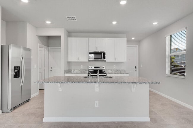 Building Photo - 5758 SE Edgewater Cir