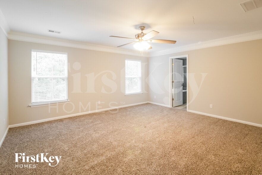 Building Photo - 161 Vango Dr