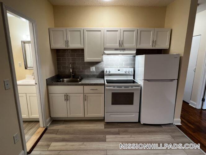 Building Photo - 888 Huntington Ave