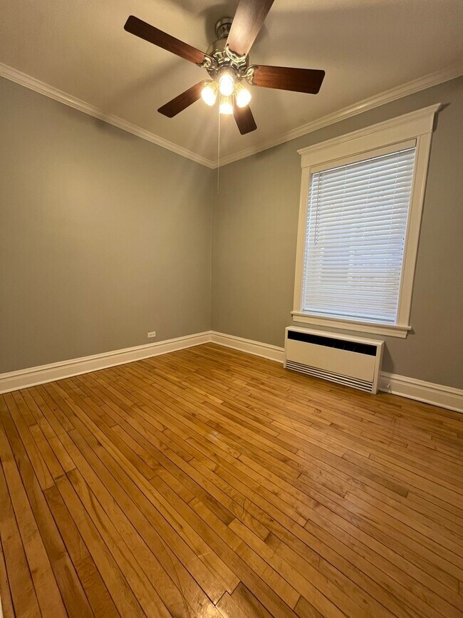 Building Photo - 3513 W Evergreen Ave