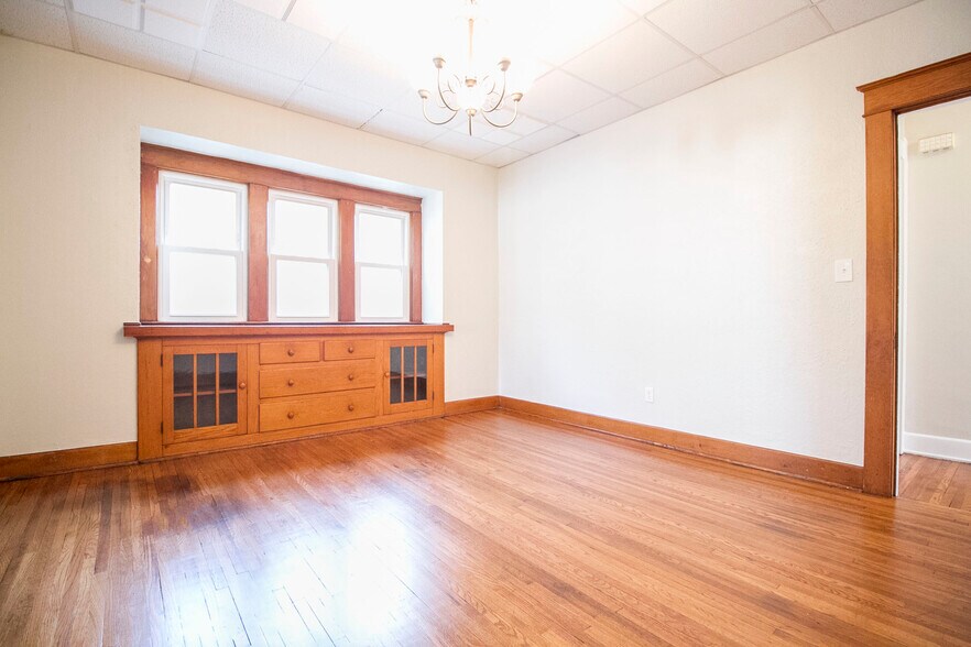 Building Photo - 4129 N Lockwood Ave