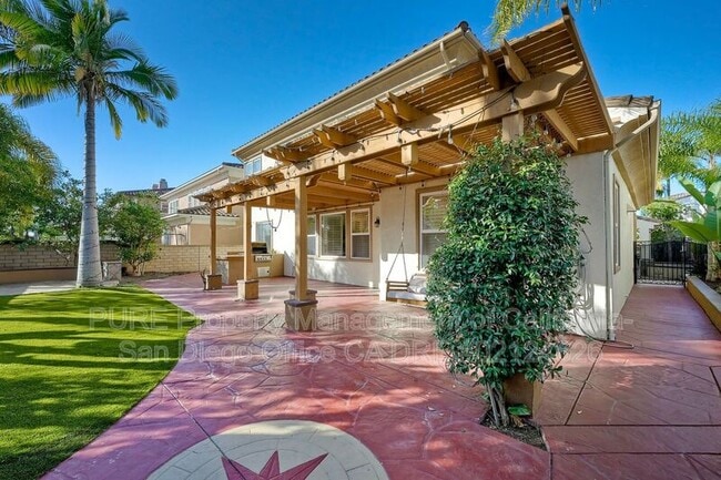 Building Photo - 13073 Dressage Ln