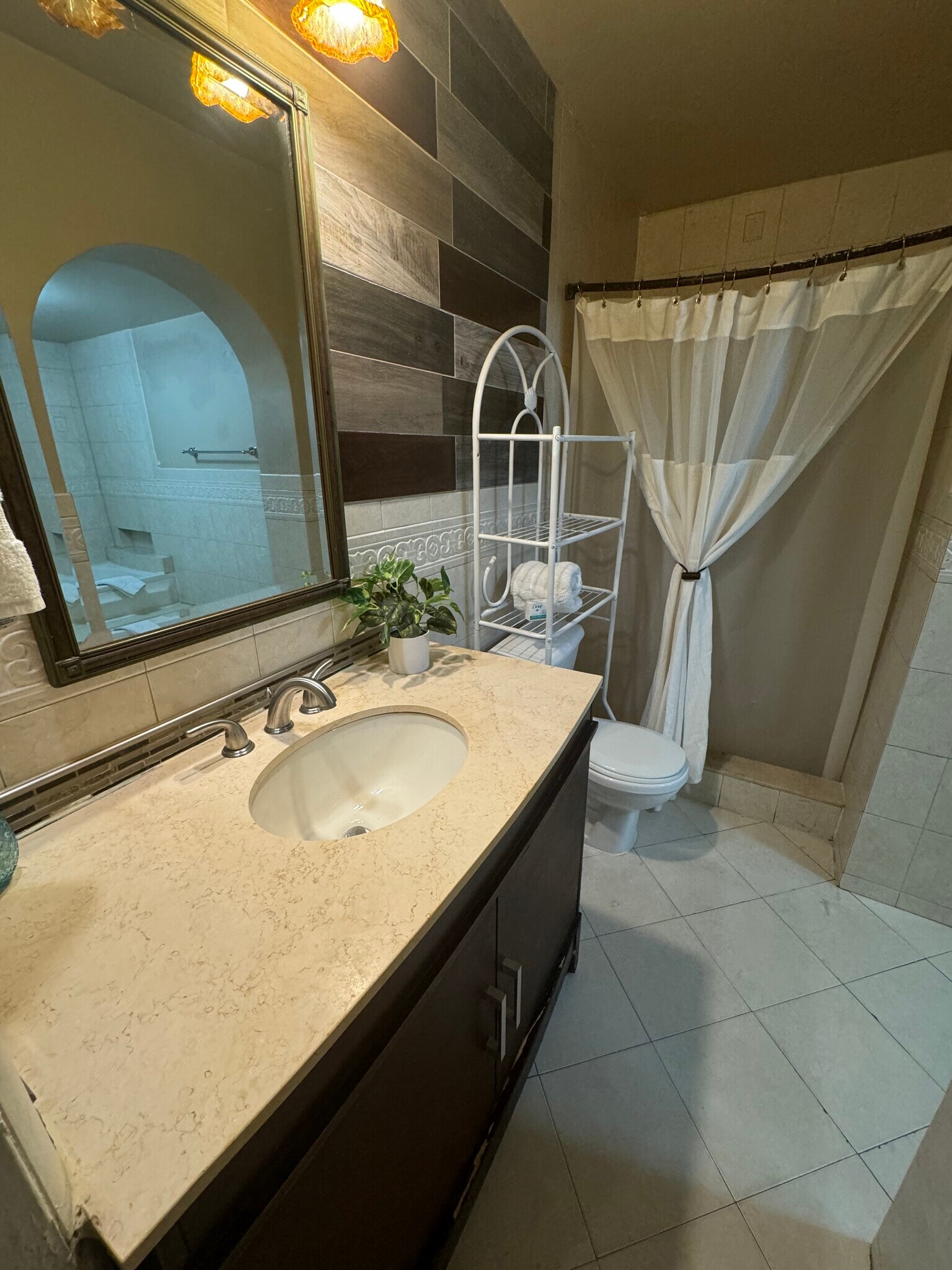 Master walk-in shower - 17121 NW 44th Ave