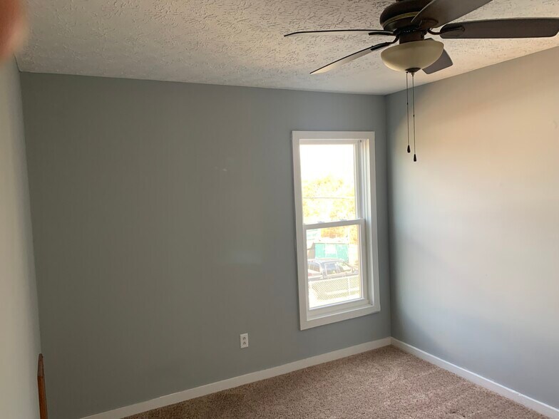 second bedroom - 440 Edinburgh Rd