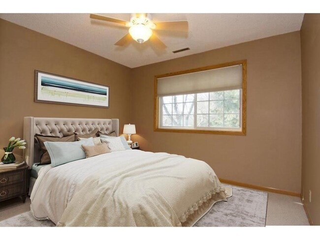 Building Photo - 1815 Terraceview Ln N