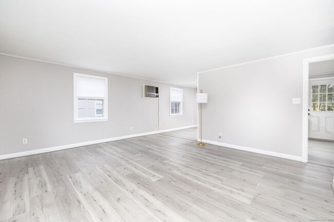 Building Photo - 92 Indian Hill Rd