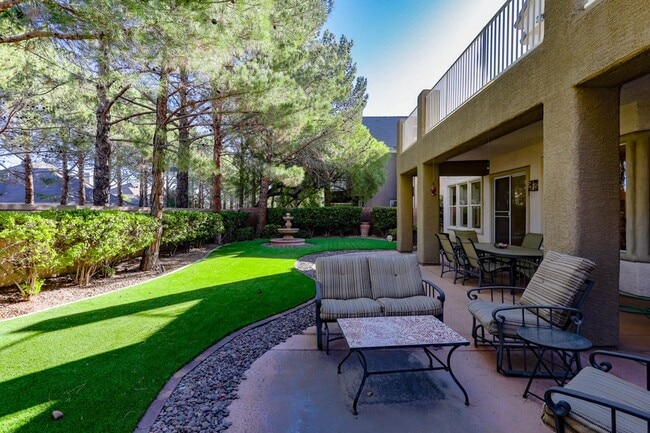 Building Photo - 4 Bedroom, Queens Ridge Guard Gated Commun...