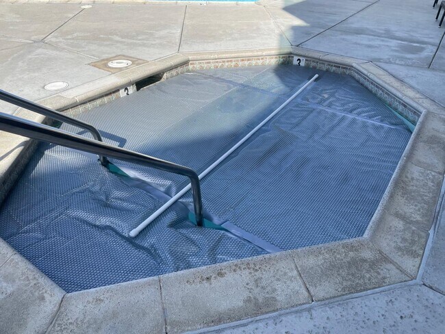 Building Photo - 245 S Helix Ave