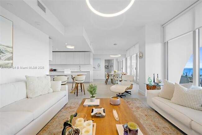 Building Photo - 16901 Collins Ave