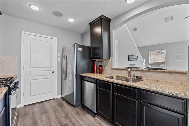 Building Photo - 207 Sea Breeze Dr