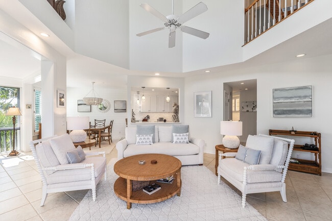 Building Photo - 701 S Harbor Dr